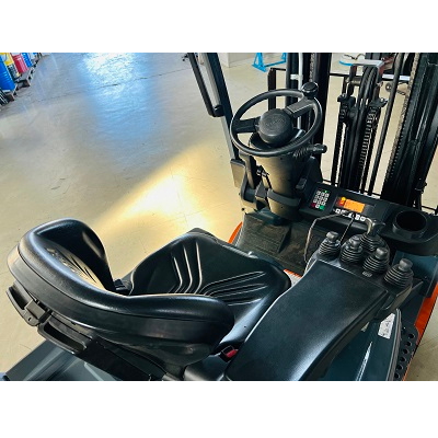 Carrello elevatore elettrico TOYOTA Traigo 48 Volt – 16 quintali